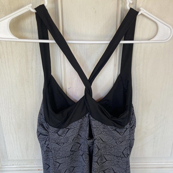 Patagonia Dress Sz S Gray Black Geo Print Athletic Sporty Sleeveless Cross Back - Picture 6 of 7